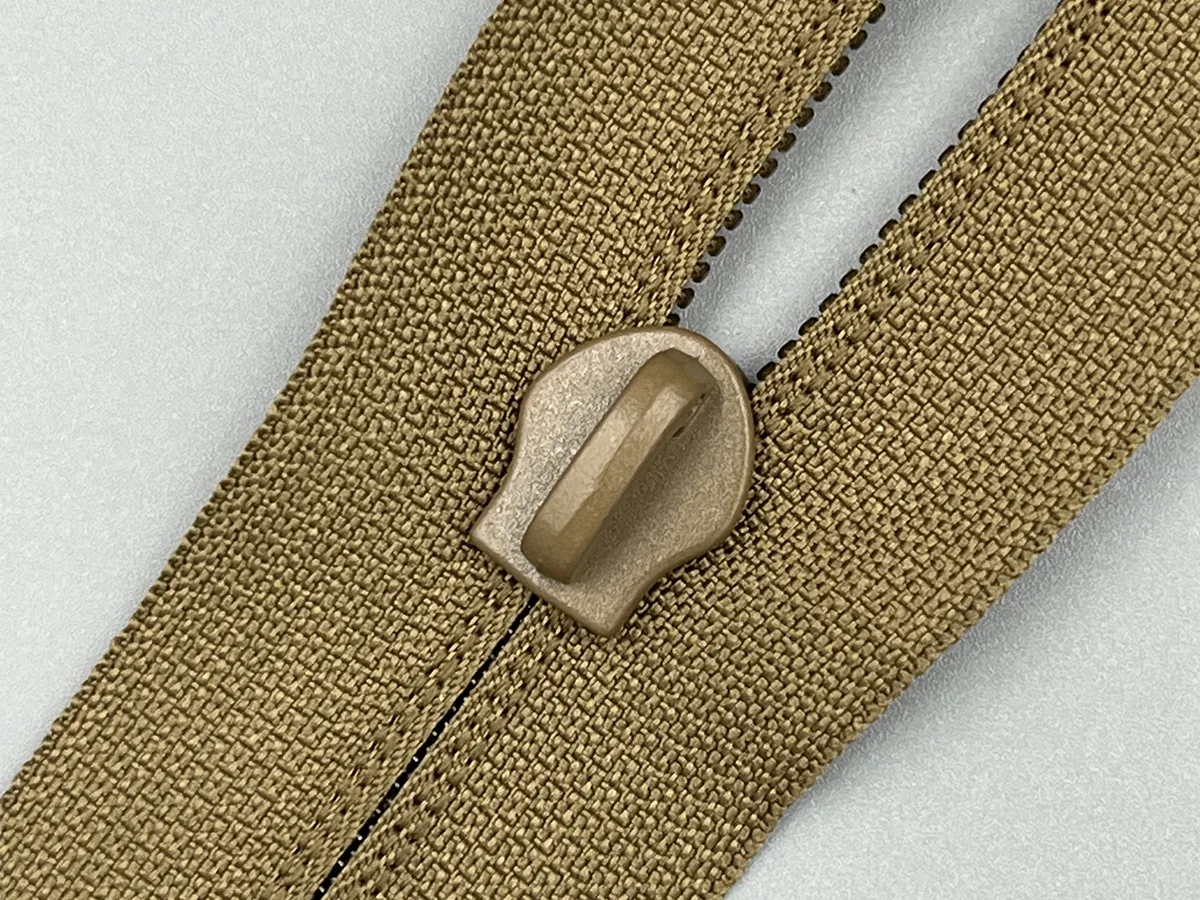 Бегунок для молнии №8 Coyote Brown (обратный, без пуллера)