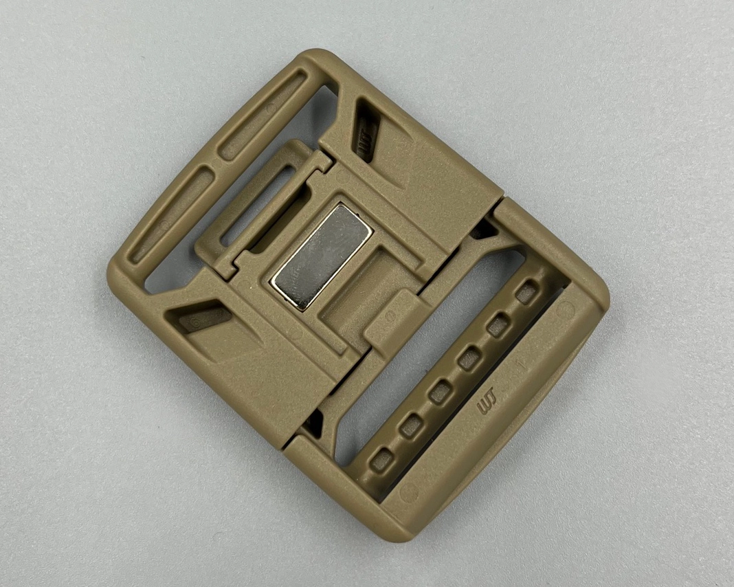 Фастекс магнитный Woojin Plastic 38мм 3348/3349 TAN